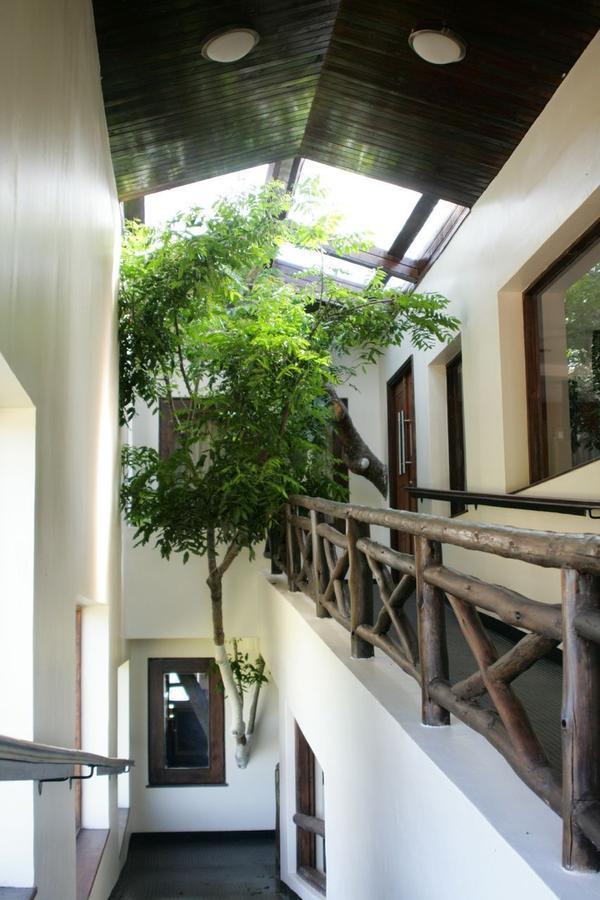 Treetops Mweiga エクステリア 写真