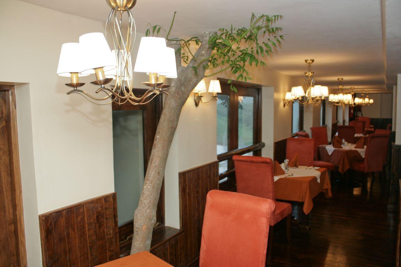 Treetops Mweiga エクステリア 写真